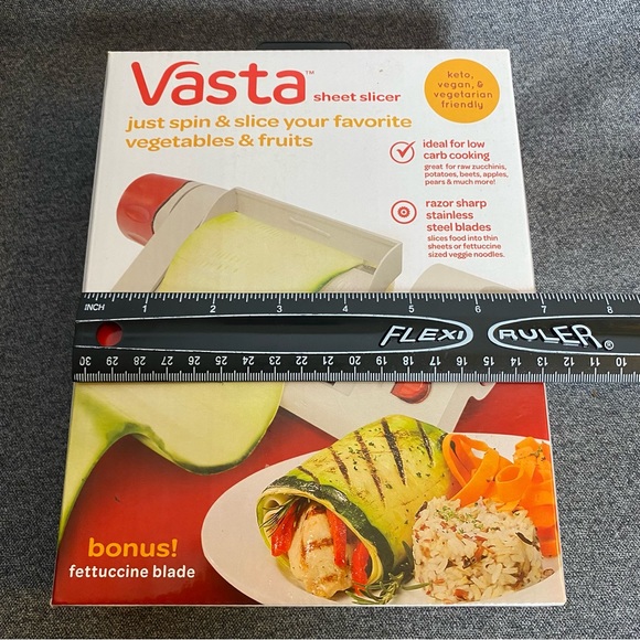 Vasta Vegetable Slicer Sheet Slicer Spin & Slice Veggie & Fruit Fettucine Blade - Picture 7 of 10
